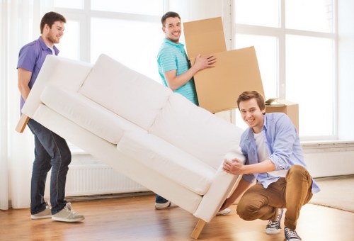 Tooting man and van supporting a small relocation